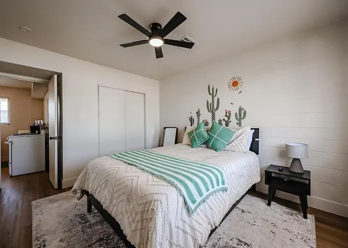 Apartment #4 The Cozy Cactus Budget Friendly Comfy